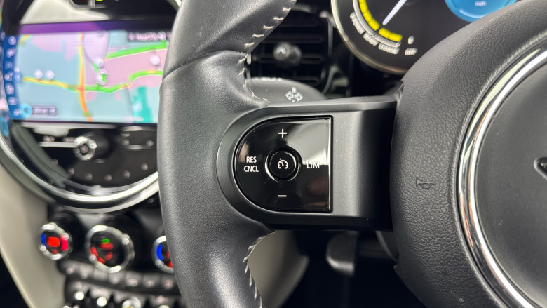 MINI Hatchback 135kW Cooper S Level 3 33kWh 3dr Auto Electric Hatchback